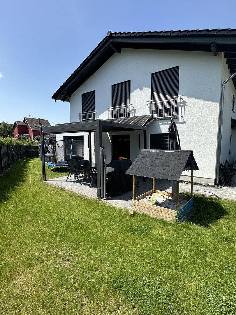 Prenájom domu 200 m², pozemok 500 m², Im Königsfeld 29, Sankt Katharinen, Porýnie-Falcko Prenájom domu 200 m², pozemok 500 m², Im Königsfeld 29, Sankt Katharinen, Porýnie-Falcko