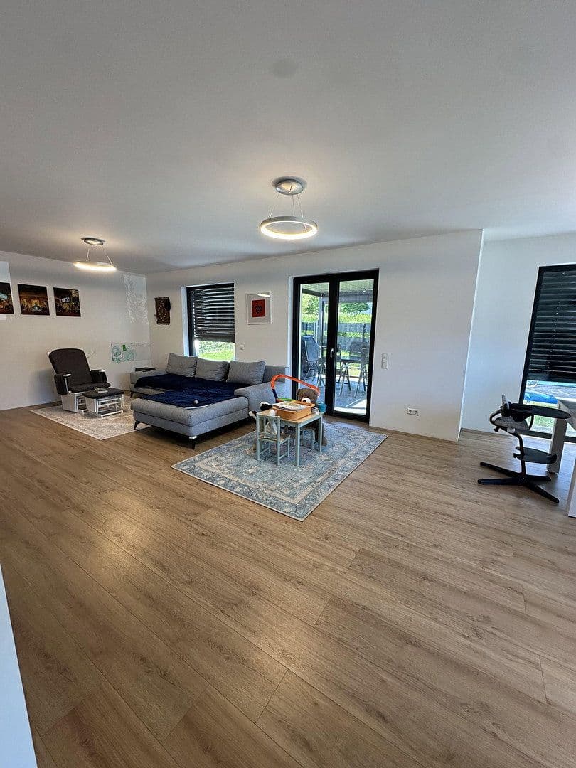Prenájom domu 200 m², pozemok 500 m², Im Königsfeld 29, Sankt Katharinen, Porýnie-Falcko Prenájom domu 200 m², pozemok 500 m², Im Königsfeld 29, Sankt Katharinen, Porýnie-Falcko
