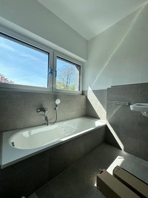 Prenájom bytu 4-izbový 145 m², Verl, Severné Porýnie - Westfálsko Prenájom bytu 4-izbový 145 m², Verl, Severné Porýnie - Westfálsko