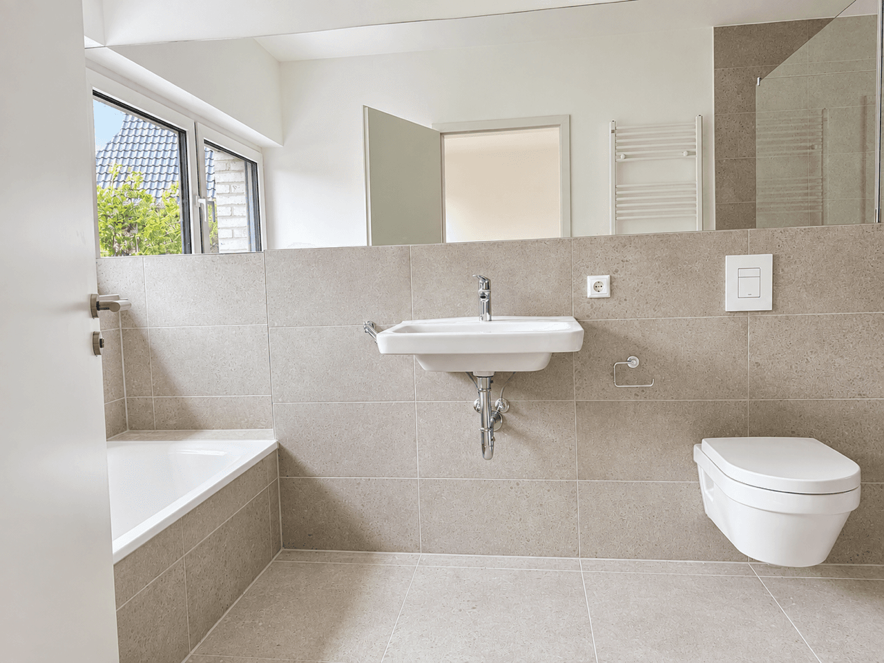 Prenájom bytu 4-izbový 145 m², Verl, Severné Porýnie - Westfálsko Prenájom bytu 4-izbový 145 m², Verl, Severné Porýnie - Westfálsko