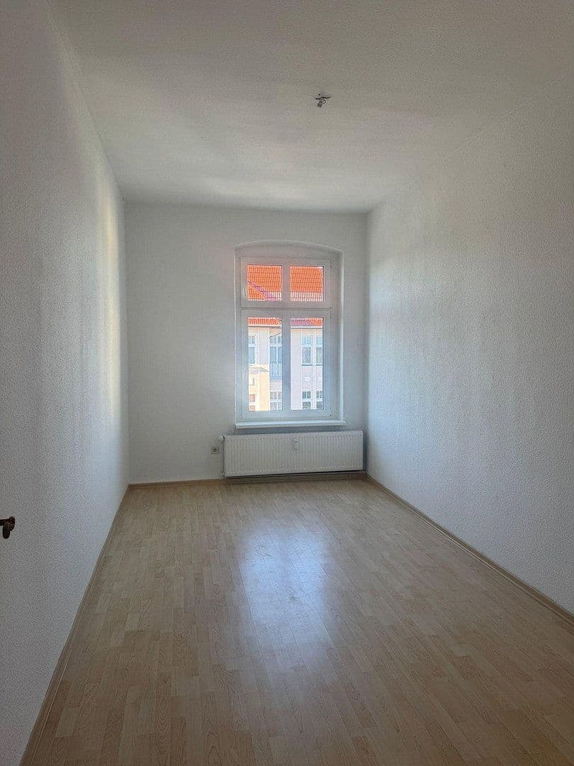 Prenájom bytu 3-izbový 75 m², Eisenbahnstraße 46, Eberswalde, Brandenbursko Prenájom bytu 3-izbový 75 m², Eisenbahnstraße 46, Eberswalde, Brandenbursko