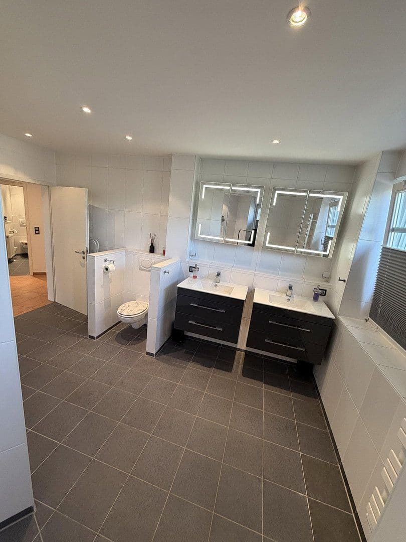 Predaj bytu 3-izbový 117 m², Saseler Chaussee, Hamburg, Hamburg Predaj bytu 3-izbový 117 m², Saseler Chaussee, Hamburg, Hamburg