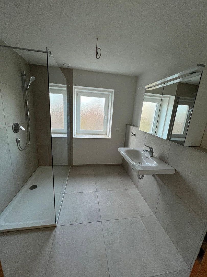 Prenájom bytu 4-izbový 115 m², Carl-Weil-Straße 18, Bopfingen, Bádensko-Wurttembersko Prenájom bytu 4-izbový 115 m², Carl-Weil-Straße 18, Bopfingen, Bádensko-Wurttembersko