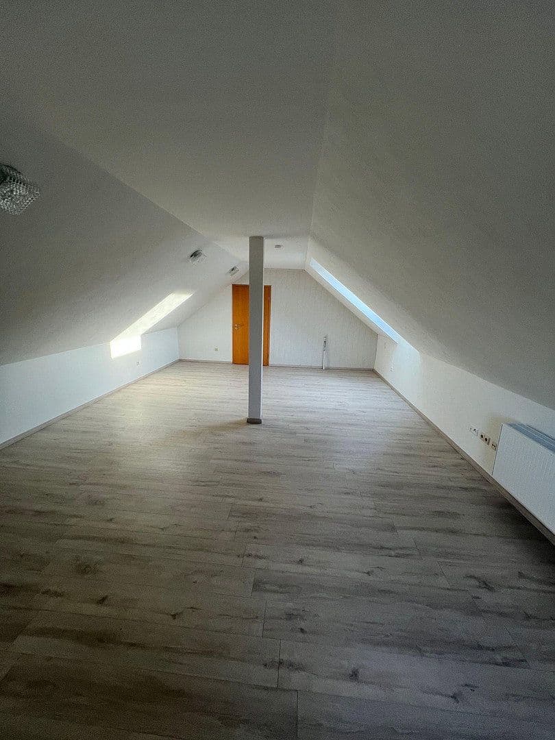 Prenájom bytu 4-izbový 115 m², Carl-Weil-Straße 18, Bopfingen, Bádensko-Wurttembersko Prenájom bytu 4-izbový 115 m², Carl-Weil-Straße 18, Bopfingen, Bádensko-Wurttembersko