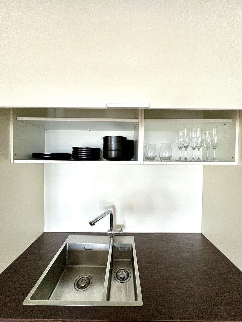 Prenájom bytu 2-izbový 79 m², Oskar-von-Miller-Str. 12, Frankfurt, Hesensko Prenájom bytu 2-izbový 79 m², Oskar-von-Miller-Str. 12, Frankfurt, Hesensko