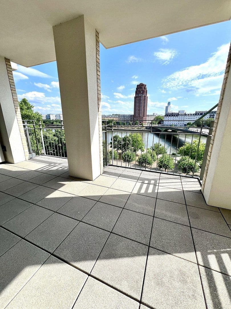 Prenájom bytu 2-izbový 79 m², Oskar-von-Miller-Str. 12, Frankfurt, Hesensko Prenájom bytu 2-izbový 79 m², Oskar-von-Miller-Str. 12, Frankfurt, Hesensko
