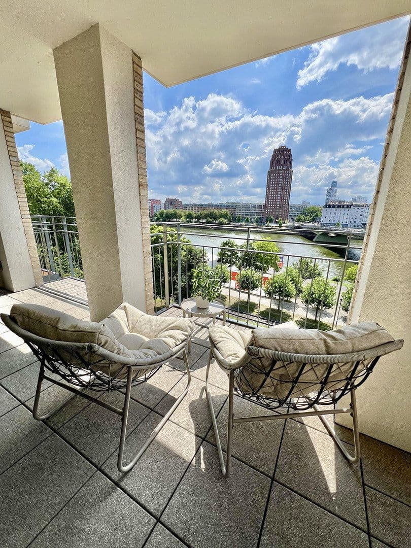 Prenájom bytu 2-izbový 79 m², Oskar-von-Miller-Str. 12, Frankfurt, Hesensko Prenájom bytu 2-izbový 79 m², Oskar-von-Miller-Str. 12, Frankfurt, Hesensko