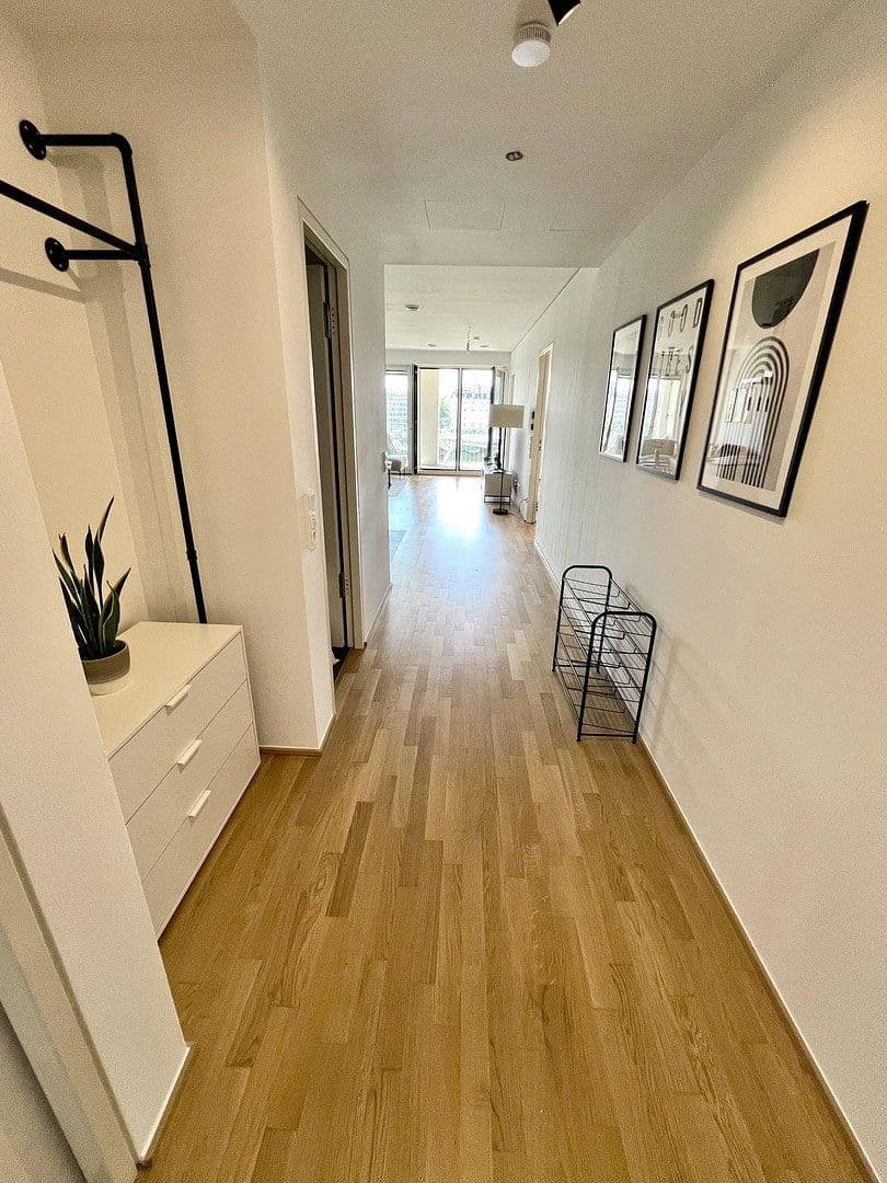 Prenájom bytu 2-izbový 79 m², Oskar-von-Miller-Str. 12, Frankfurt, Hesensko Prenájom bytu 2-izbový 79 m², Oskar-von-Miller-Str. 12, Frankfurt, Hesensko