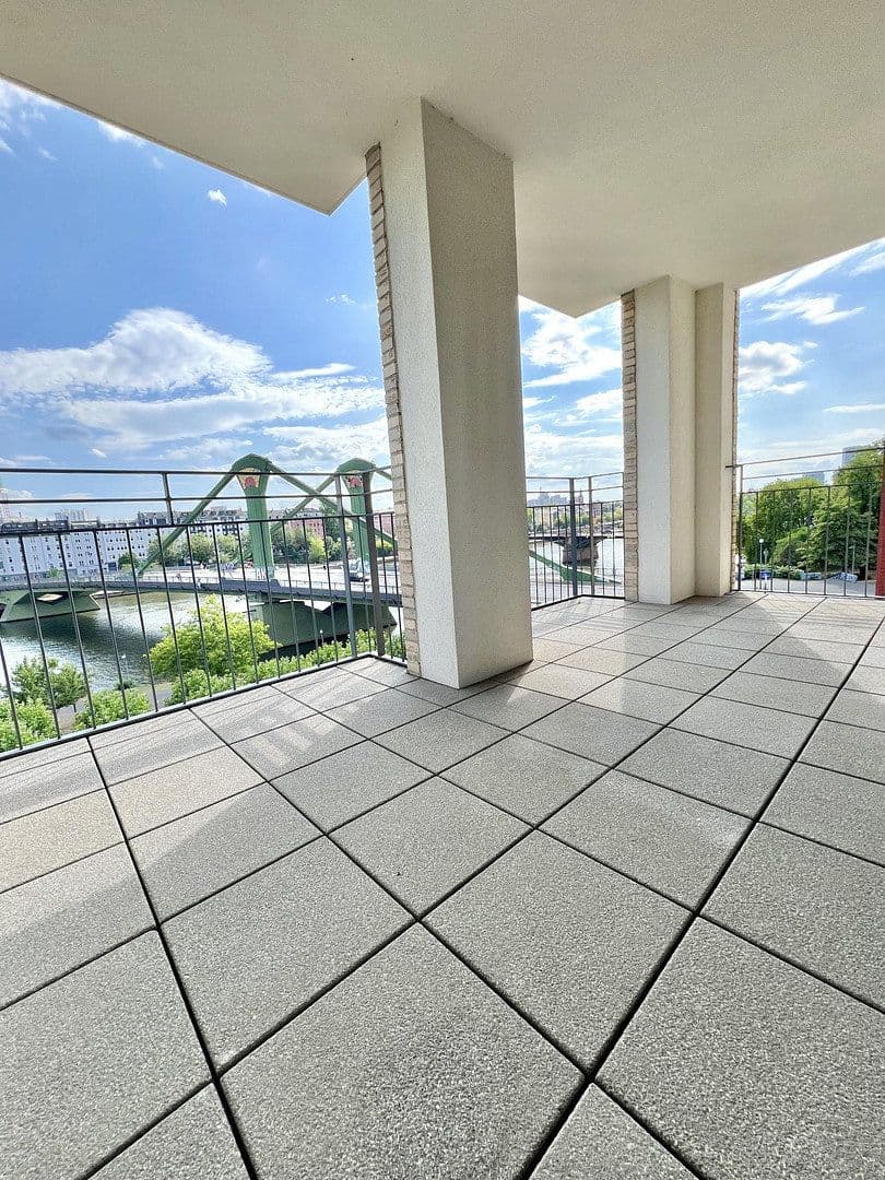Prenájom bytu 2-izbový 79 m², Oskar-von-Miller-Str. 12, Frankfurt, Hesensko Prenájom bytu 2-izbový 79 m², Oskar-von-Miller-Str. 12, Frankfurt, Hesensko