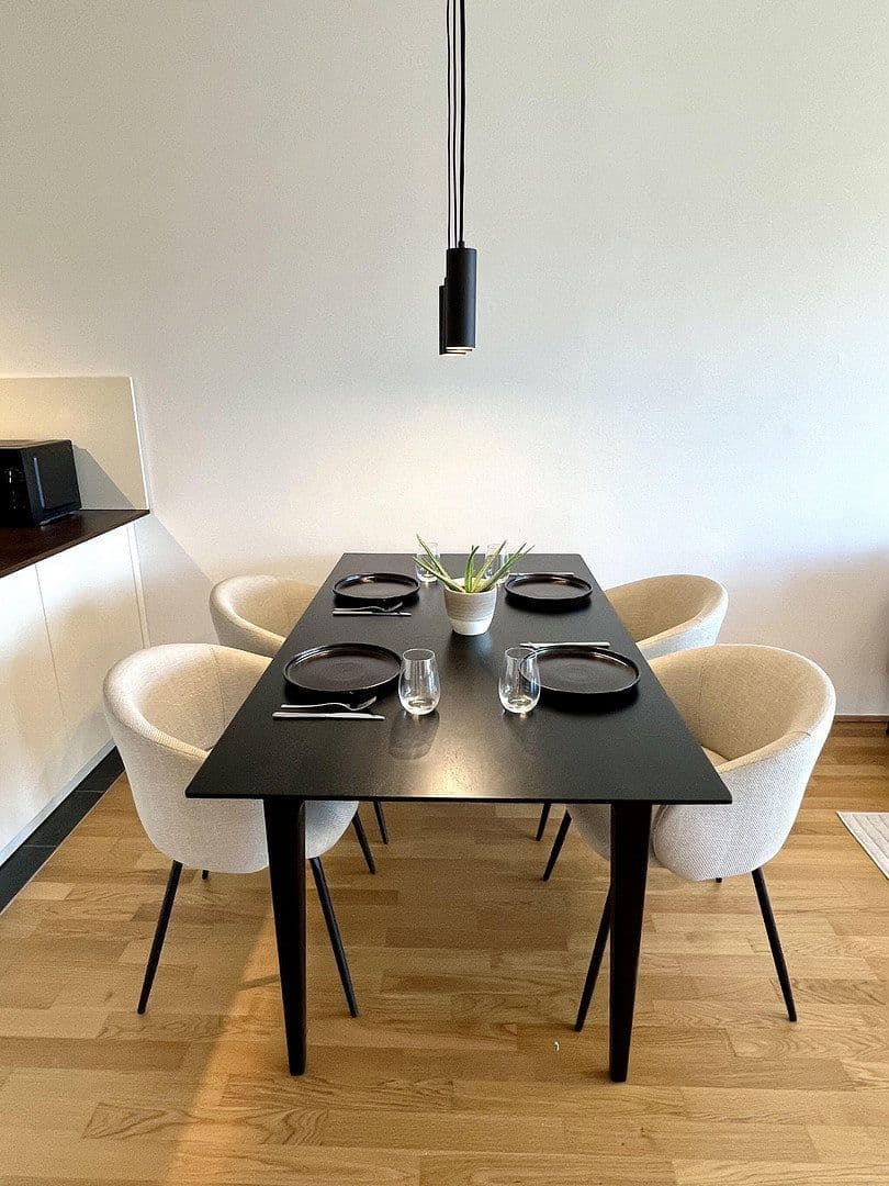Prenájom bytu 2-izbový 79 m², Oskar-von-Miller-Str. 12, Frankfurt, Hesensko Prenájom bytu 2-izbový 79 m², Oskar-von-Miller-Str. 12, Frankfurt, Hesensko