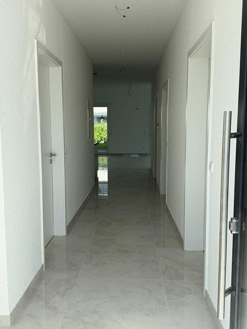Prenájom bytu 3-izbový 127 m², Thomas-Schreiber-Weg 5 Wohnung oben, Bad Mergentheim, Bádensko-Wurttembersko Prenájom bytu 3-izbový 127 m², Thomas-Schreiber-Weg 5 Wohnung oben, Bad Mergentheim, Bádensko-Wurttembersko