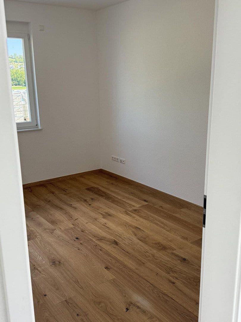 Prenájom bytu 3-izbový 127 m², Thomas-Schreiber-Weg 5 Wohnung oben, Bad Mergentheim, Bádensko-Wurttembersko Prenájom bytu 3-izbový 127 m², Thomas-Schreiber-Weg 5 Wohnung oben, Bad Mergentheim, Bádensko-Wurttembersko