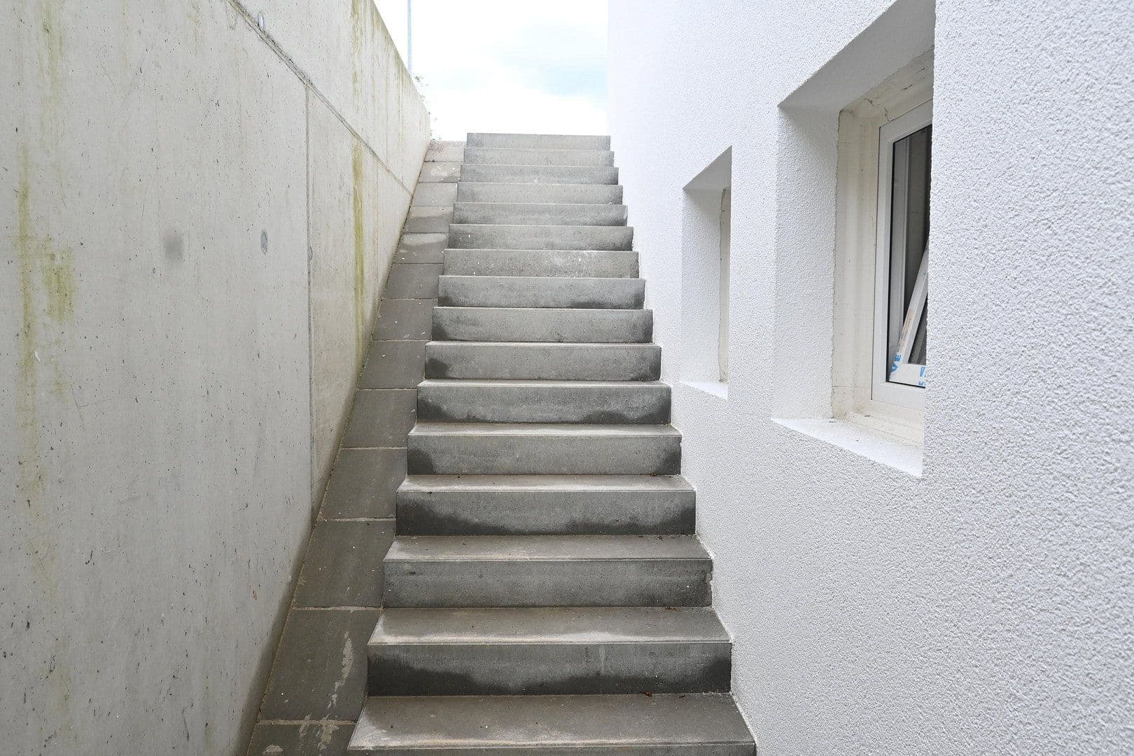 Prenájom bytu 3-izbový 127 m², Thomas-Schreiber-Weg 5 Wohnung oben, Bad Mergentheim, Bádensko-Wurttembersko Prenájom bytu 3-izbový 127 m², Thomas-Schreiber-Weg 5 Wohnung oben, Bad Mergentheim, Bádensko-Wurttembersko