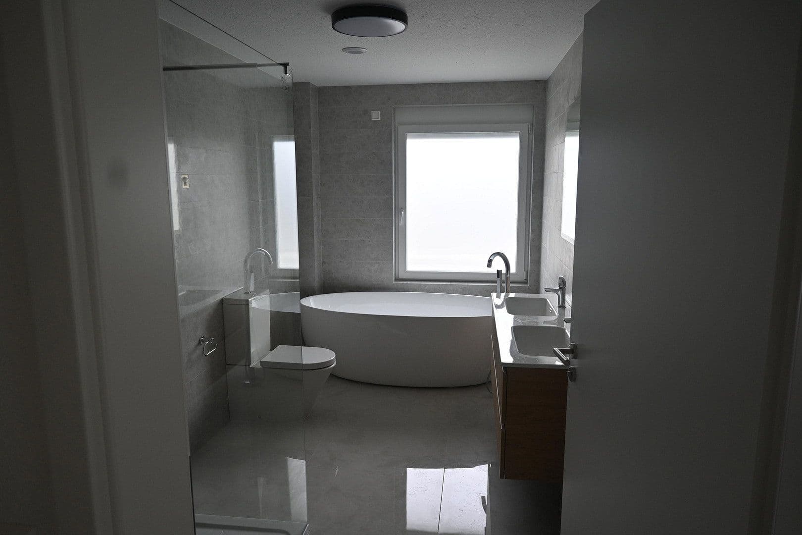 Prenájom bytu 3-izbový 127 m², Thomas-Schreiber-Weg 5 Wohnung oben, Bad Mergentheim, Bádensko-Wurttembersko Prenájom bytu 3-izbový 127 m², Thomas-Schreiber-Weg 5 Wohnung oben, Bad Mergentheim, Bádensko-Wurttembersko