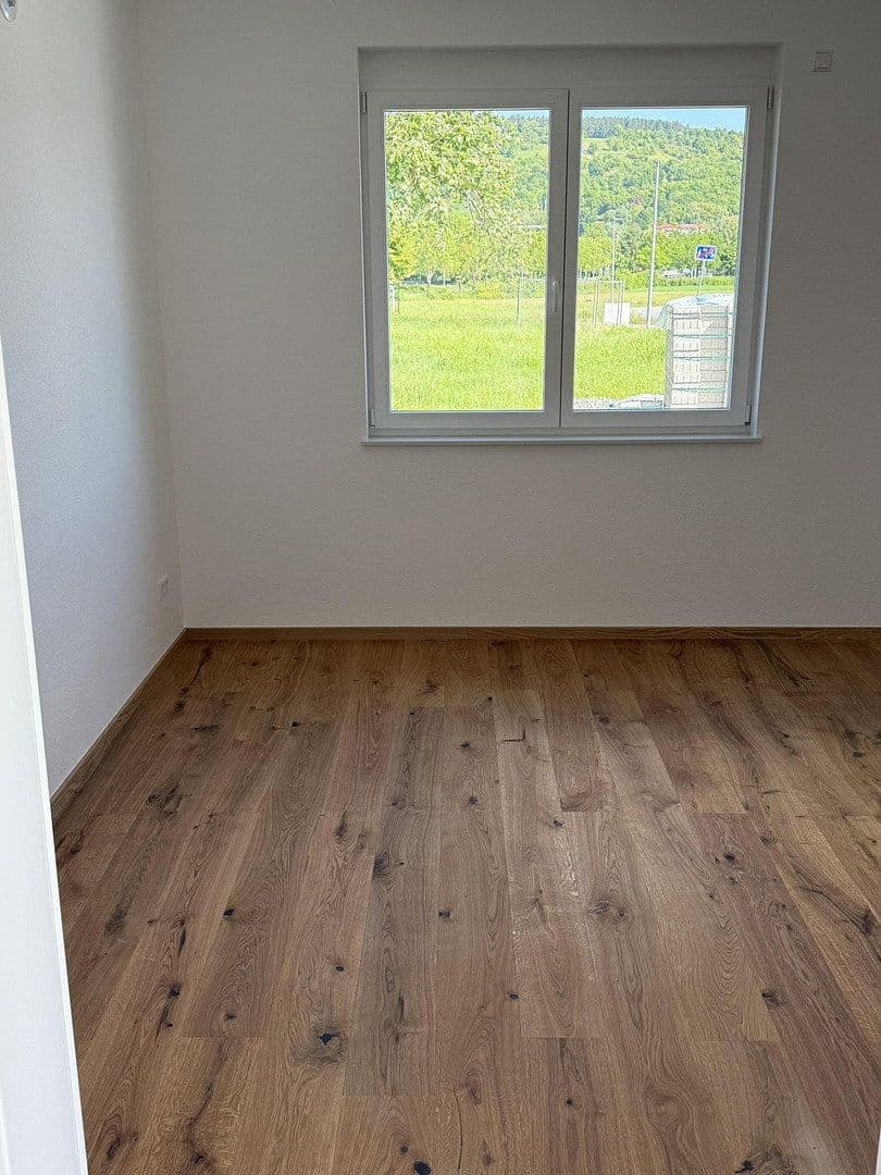 Prenájom bytu 3-izbový 127 m², Thomas-Schreiber-Weg 5 Wohnung oben, Bad Mergentheim, Bádensko-Wurttembersko Prenájom bytu 3-izbový 127 m², Thomas-Schreiber-Weg 5 Wohnung oben, Bad Mergentheim, Bádensko-Wurttembersko