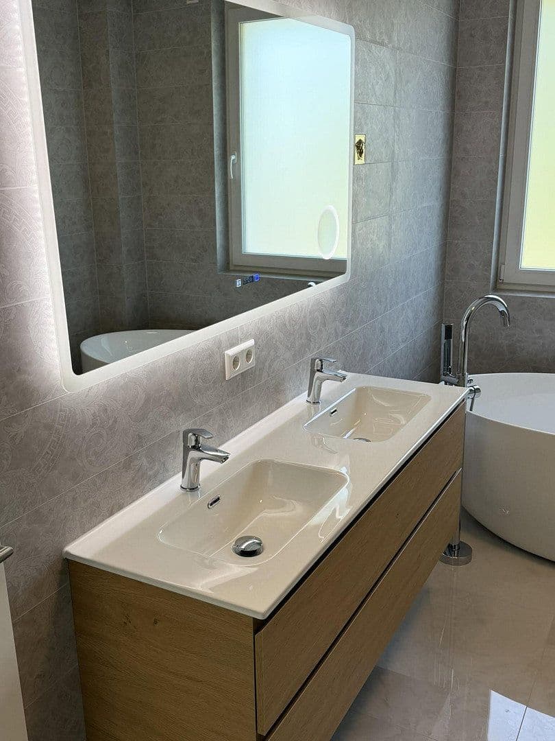 Prenájom bytu 3-izbový 127 m², Thomas-Schreiber-Weg 5 Wohnung oben, Bad Mergentheim, Bádensko-Wurttembersko Prenájom bytu 3-izbový 127 m², Thomas-Schreiber-Weg 5 Wohnung oben, Bad Mergentheim, Bádensko-Wurttembersko