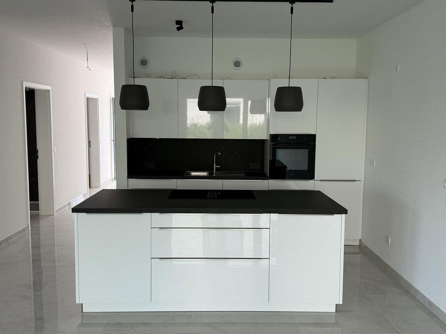 Prenájom bytu 3-izbový 127 m², Thomas-Schreiber-Weg 5 Wohnung oben, Bad Mergentheim, Bádensko-Wurttembersko Prenájom bytu 3-izbový 127 m², Thomas-Schreiber-Weg 5 Wohnung oben, Bad Mergentheim, Bádensko-Wurttembersko
