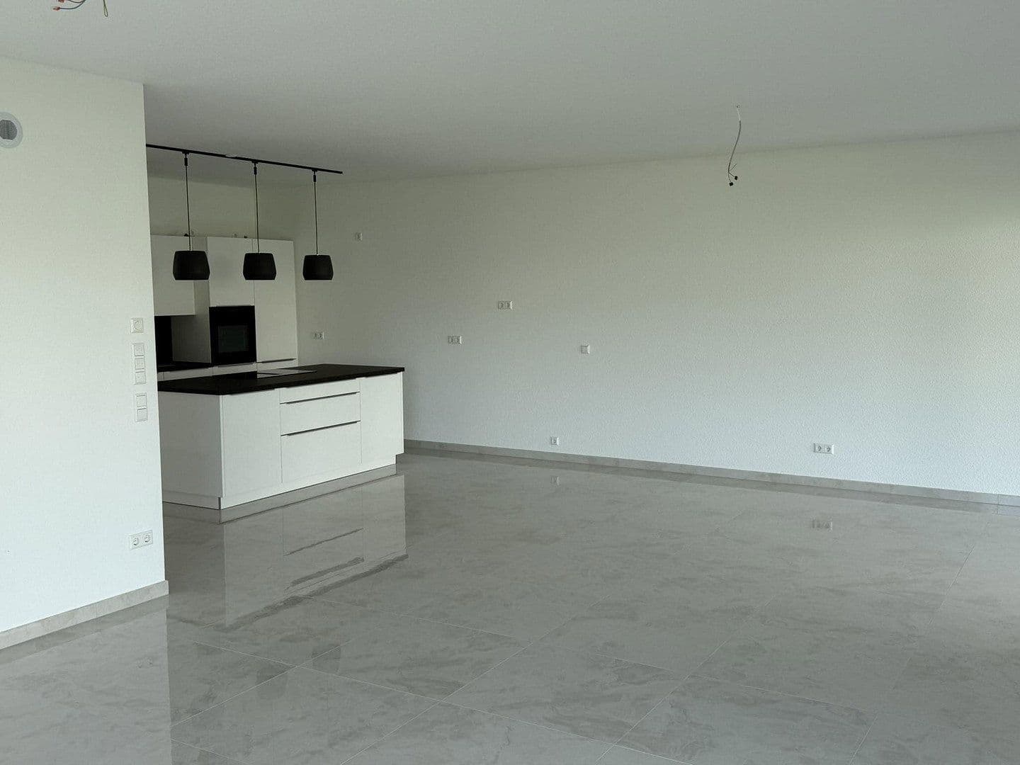 Prenájom bytu 3-izbový 127 m², Thomas-Schreiber-Weg 5 Wohnung oben, Bad Mergentheim, Bádensko-Wurttembersko Prenájom bytu 3-izbový 127 m², Thomas-Schreiber-Weg 5 Wohnung oben, Bad Mergentheim, Bádensko-Wurttembersko