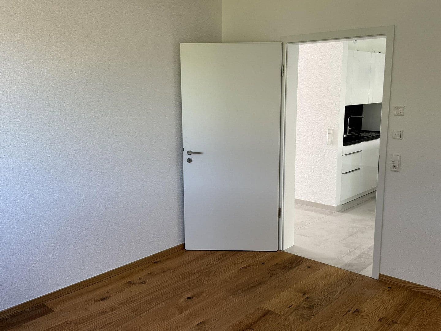 Prenájom bytu 3-izbový 127 m², Thomas-Schreiber-Weg 5 Wohnung oben, Bad Mergentheim, Bádensko-Wurttembersko Prenájom bytu 3-izbový 127 m², Thomas-Schreiber-Weg 5 Wohnung oben, Bad Mergentheim, Bádensko-Wurttembersko