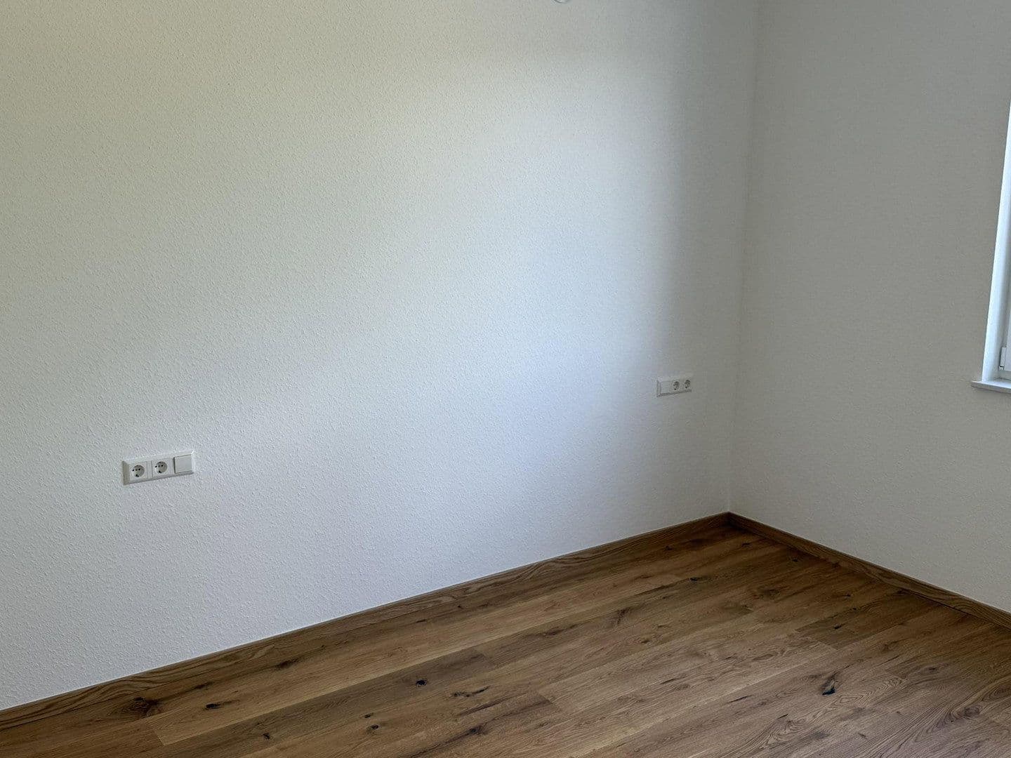 Prenájom bytu 3-izbový 127 m², Thomas-Schreiber-Weg 5 Wohnung oben, Bad Mergentheim, Bádensko-Wurttembersko Prenájom bytu 3-izbový 127 m², Thomas-Schreiber-Weg 5 Wohnung oben, Bad Mergentheim, Bádensko-Wurttembersko