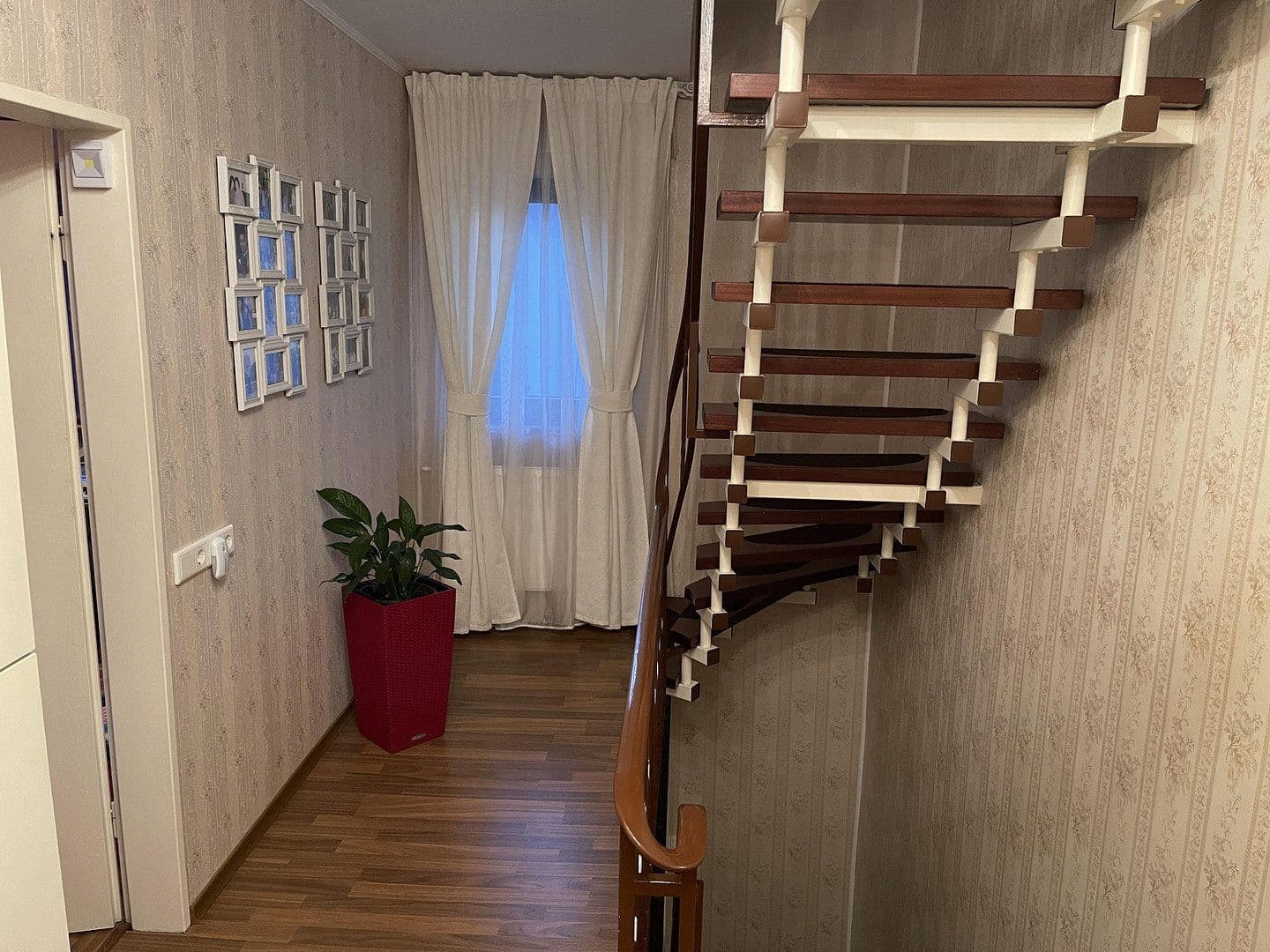 Predaj domu 250 m², pozemok 400 m², Reichenberg, Bavorsko Predaj domu 250 m², pozemok 400 m², Reichenberg, Bavorsko