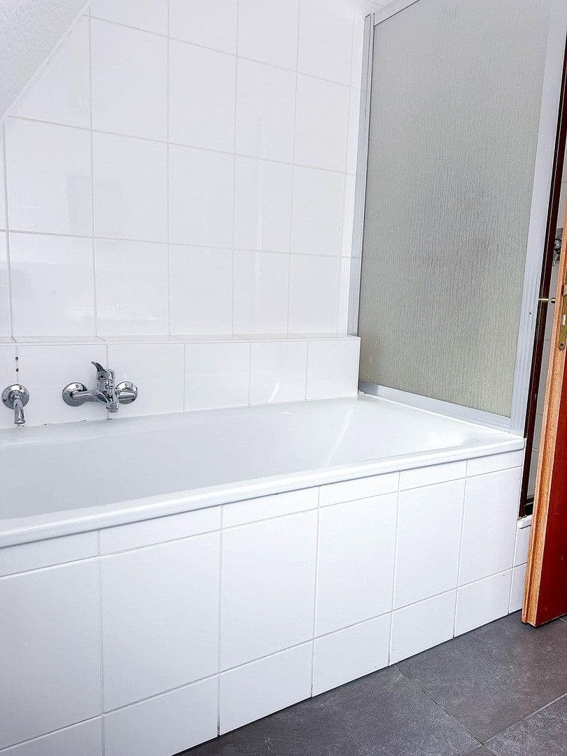 Prenájom bytu 3-izbový 114 m², Freiheitstr. 18, Hagen Hohenlimburg, Severné Porýnie - Westfálsko Prenájom bytu 3-izbový 114 m², Freiheitstr. 18, Hagen Hohenlimburg, Severné Porýnie - Westfálsko