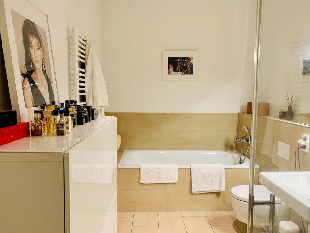 Prenájom bytu 2-izbový 70 m², Frankfurt, Hesensko Prenájom bytu 2-izbový 70 m², Frankfurt, Hesensko