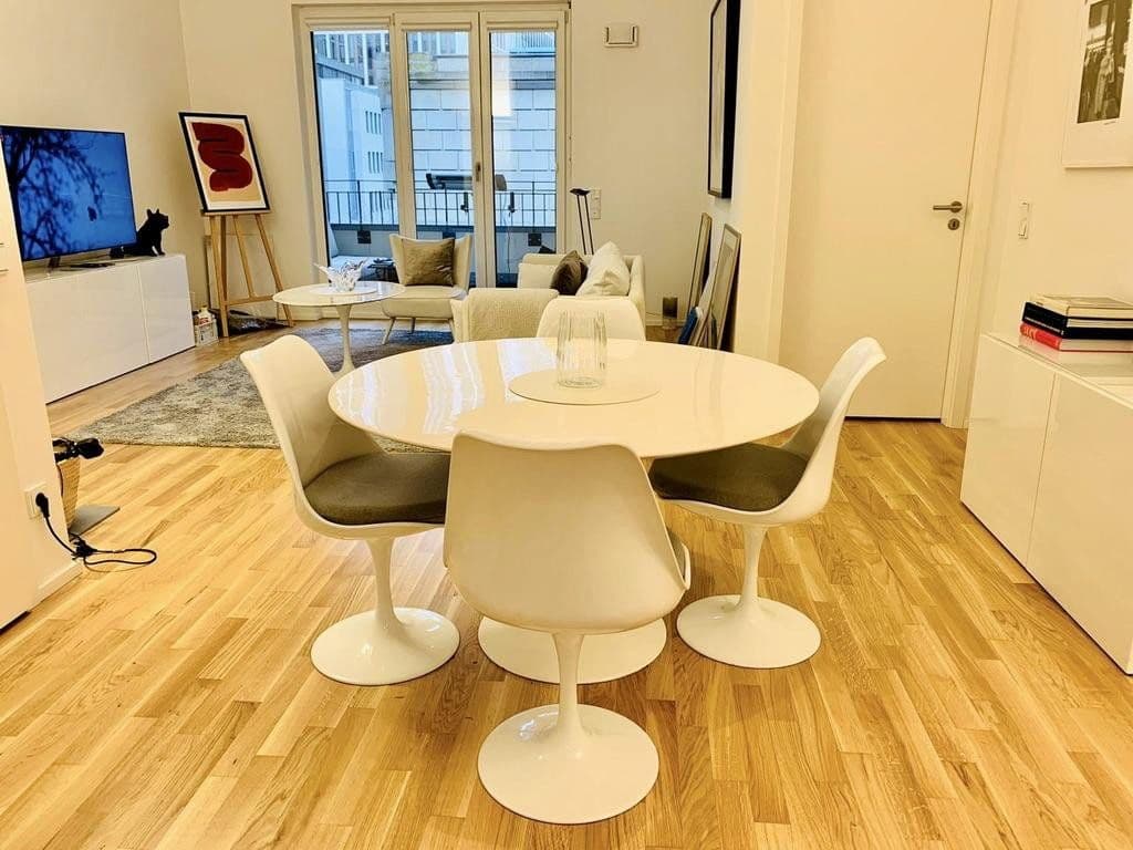 Prenájom bytu 2-izbový 70 m², Frankfurt, Hesensko Prenájom bytu 2-izbový 70 m², Frankfurt, Hesensko