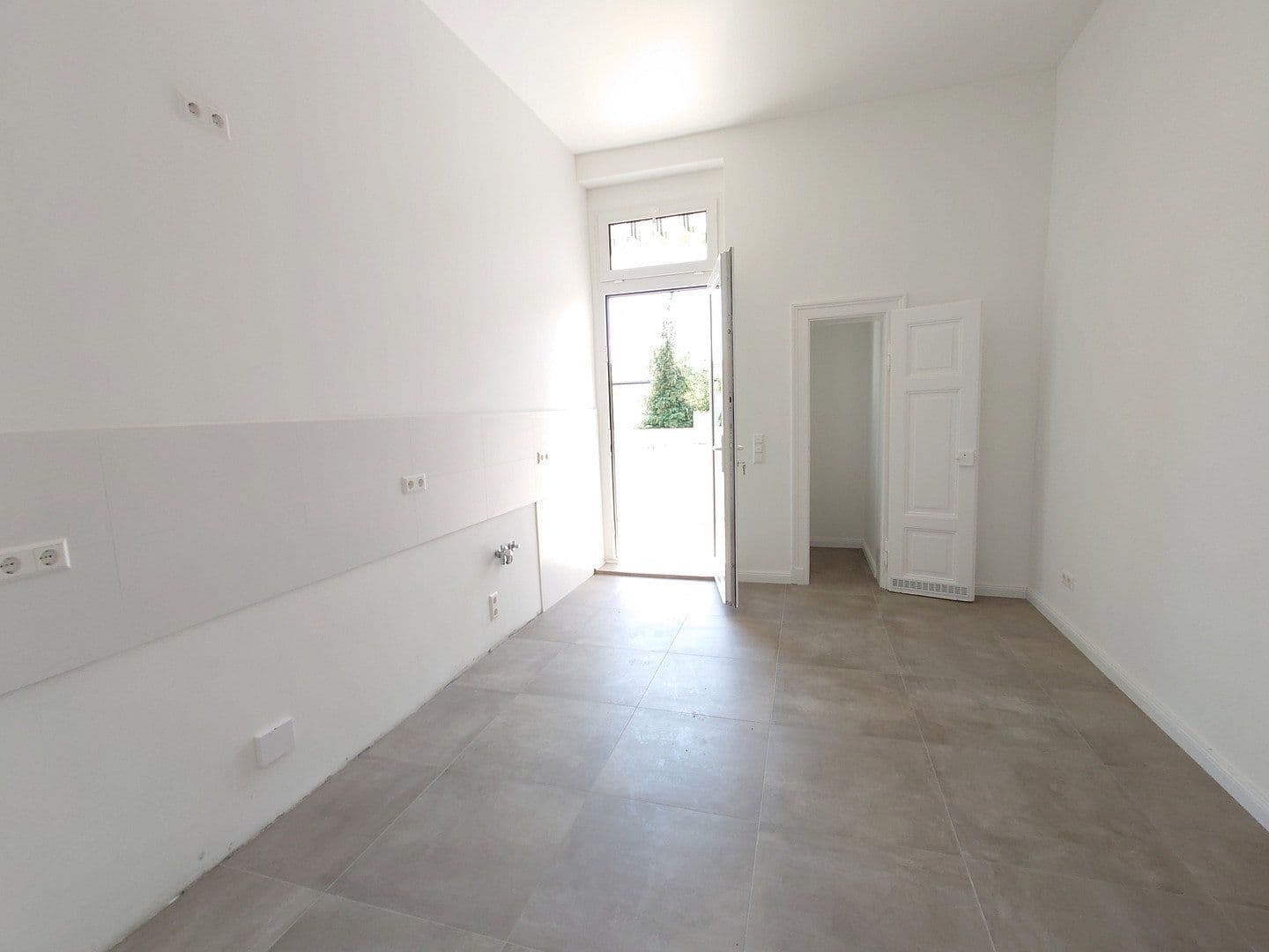Prenájom bytu 3-izbový 100 m², Gerberstr. 16, Hannover, Dolné Sasko Prenájom bytu 3-izbový 100 m², Gerberstr. 16, Hannover, Dolné Sasko