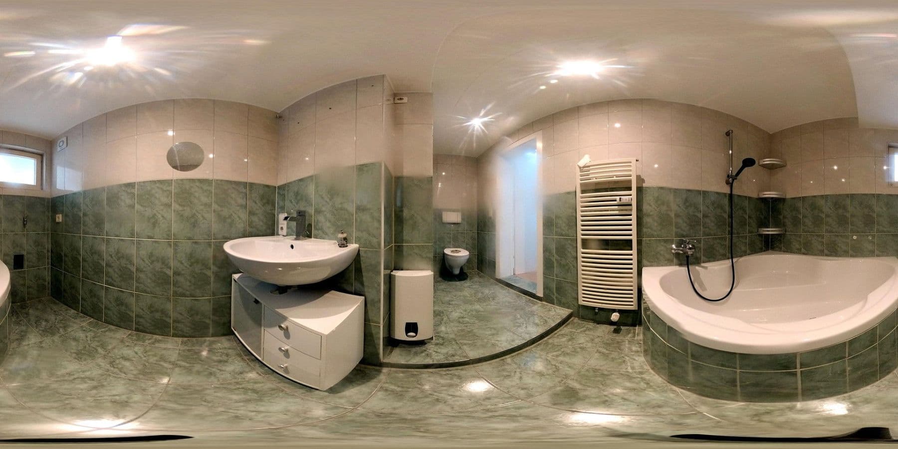 Prenájom bytu 4-izbový 145 m², Schlangenbad, Hesensko Prenájom bytu 4-izbový 145 m², Schlangenbad, Hesensko