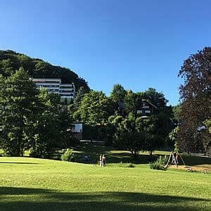 Prenájom bytu 4-izbový 145 m², Schlangenbad, Hesensko Prenájom bytu 4-izbový 145 m², Schlangenbad, Hesensko