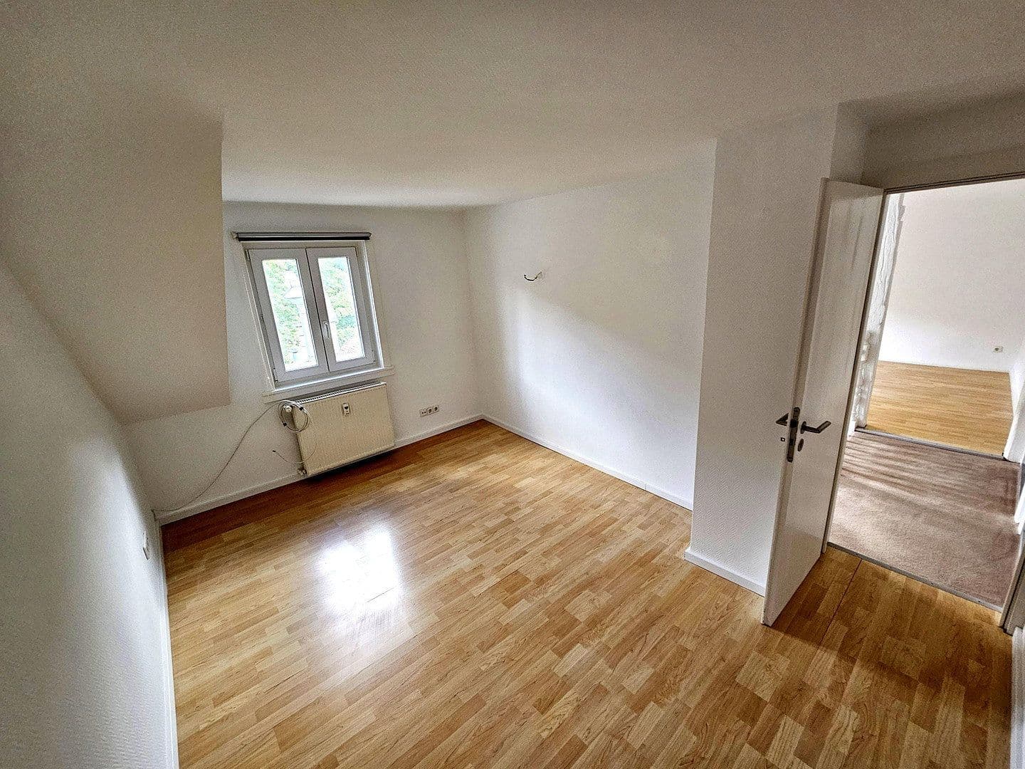 Prenájom bytu 4-izbový 145 m², Schlangenbad, Hesensko Prenájom bytu 4-izbový 145 m², Schlangenbad, Hesensko