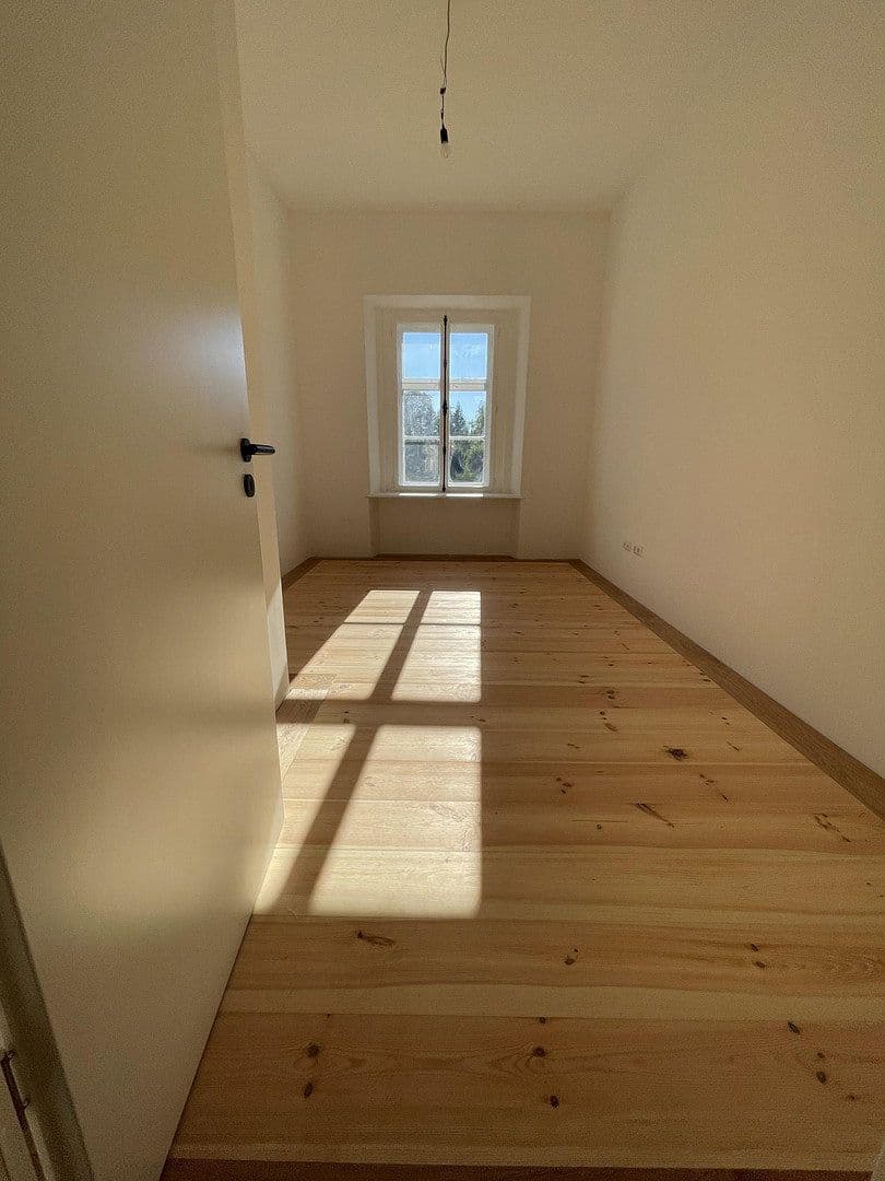 Prenájom bytu 4-izbový 130 m², Oberasbach, Bavorsko Prenájom bytu 4-izbový 130 m², Oberasbach, Bavorsko