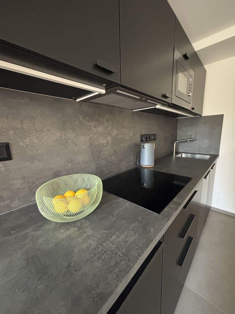 Prenájom bytu 40 m², Mezihorská, Praha, Praha Prenájom bytu 40 m², Mezihorská, Praha, Praha