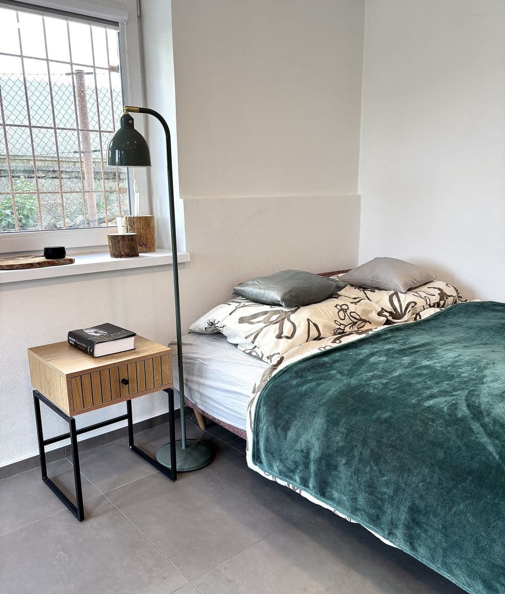 Prenájom bytu 40 m², Mezihorská, Praha, Praha Prenájom bytu 40 m², Mezihorská, Praha, Praha