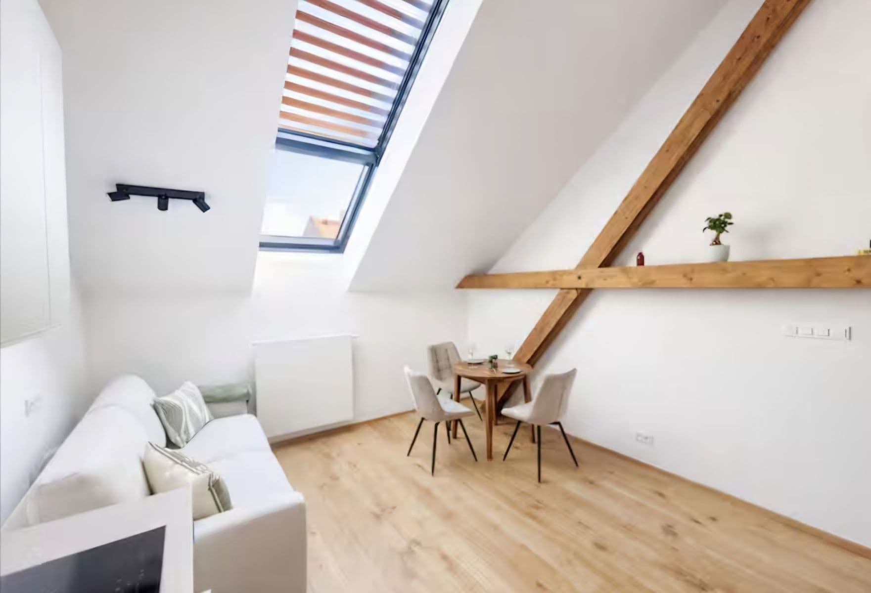 Prenájom bytu 55 m², Vrtbova, Praha, Praha Prenájom bytu 55 m², Vrtbova, Praha, Praha