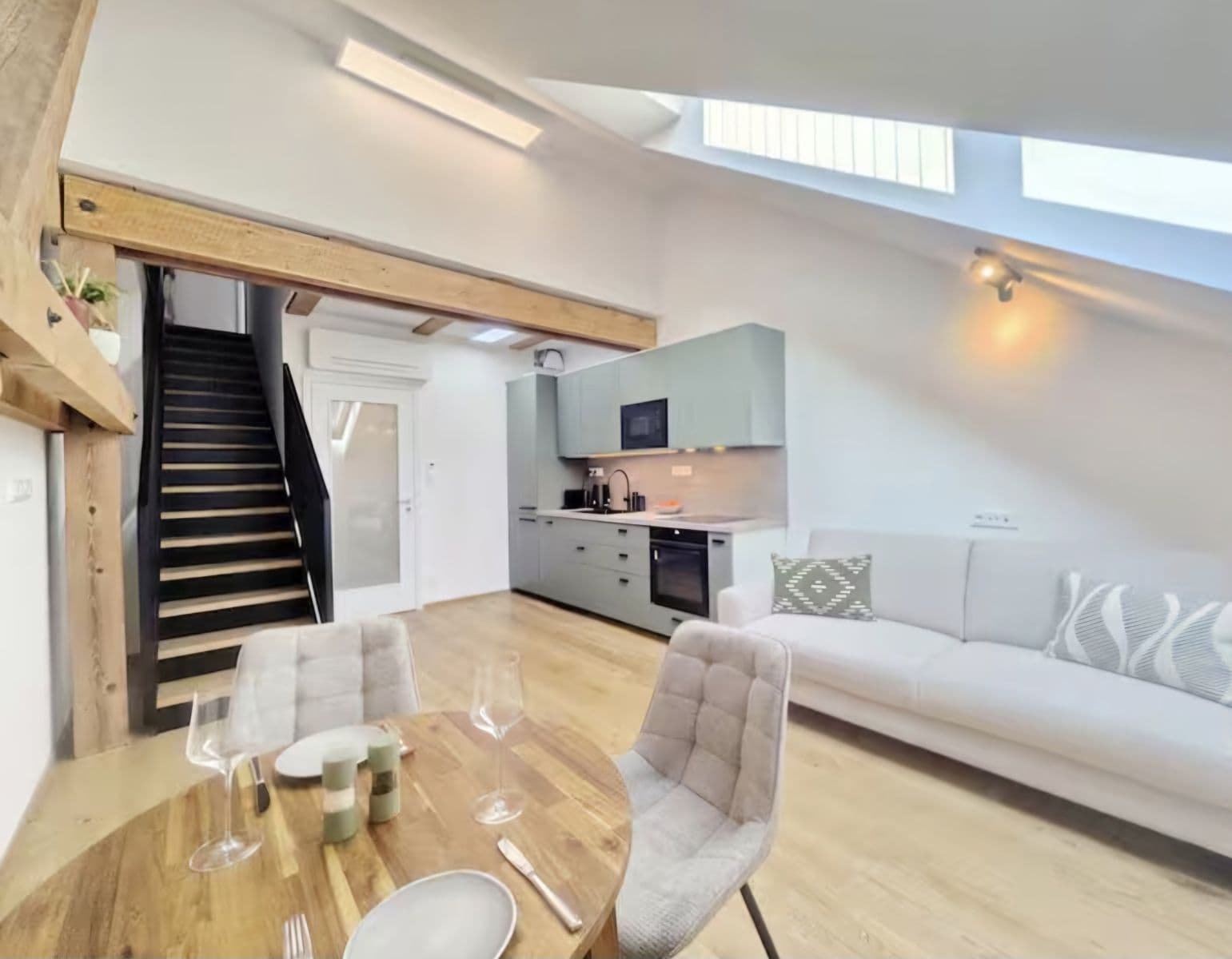 Prenájom bytu 55 m², Vrtbova, Praha, Praha Prenájom bytu 55 m², Vrtbova, Praha, Praha