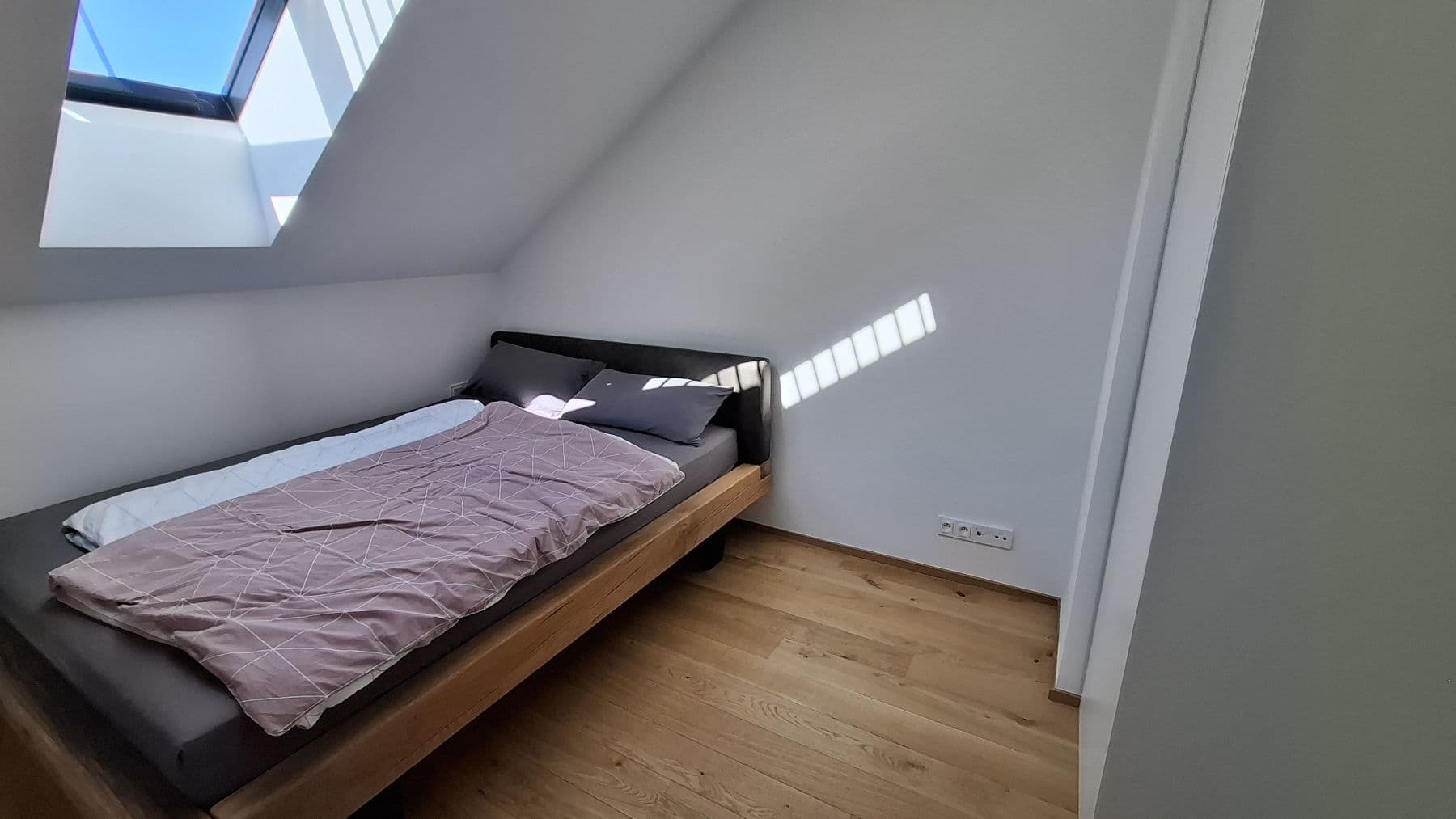 Prenájom bytu 55 m², Vrtbova, Praha, Praha Prenájom bytu 55 m², Vrtbova, Praha, Praha