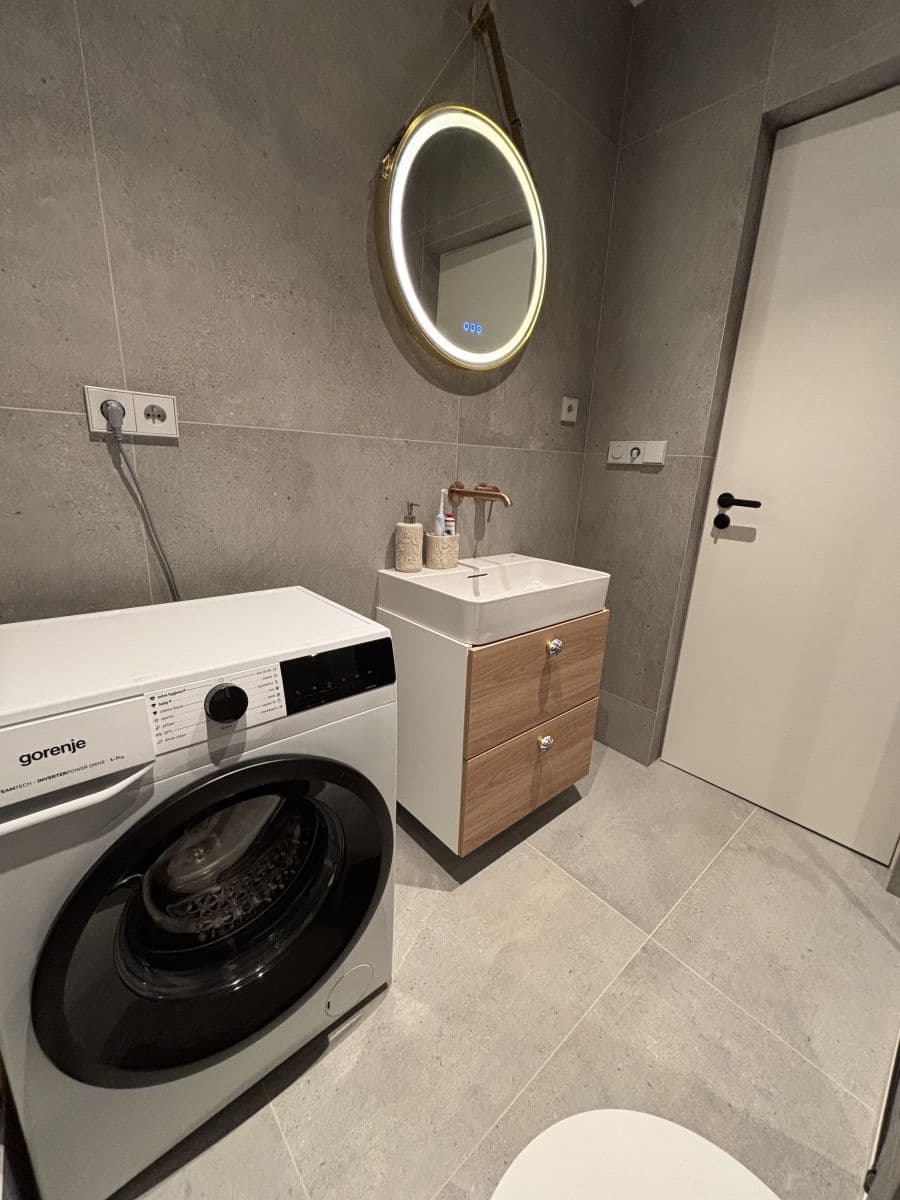 Prenájom bytu 32 m², Lumírova, Praha, Praha Prenájom bytu 32 m², Lumírova, Praha, Praha