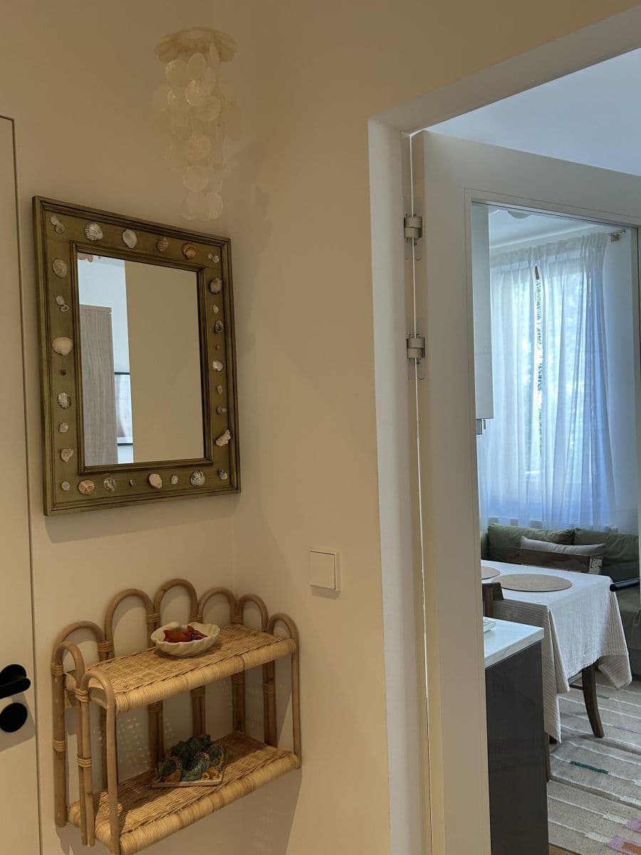 Prenájom bytu 32 m², Lumírova, Praha, Praha Prenájom bytu 32 m², Lumírova, Praha, Praha