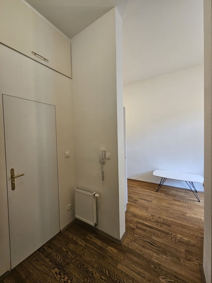 Prenájom bytu 52 m², Na Bělidle, Praha, Praha Prenájom bytu 52 m², Na Bělidle, Praha, Praha