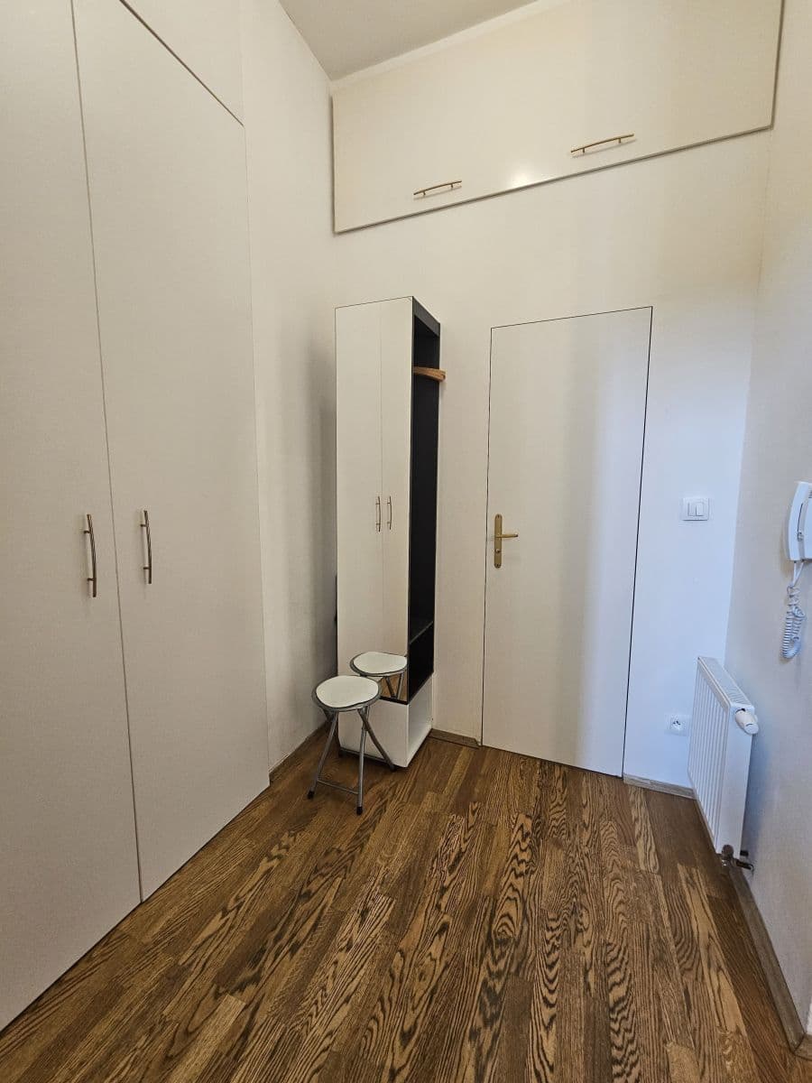 Prenájom bytu 52 m², Na Bělidle, Praha, Praha Prenájom bytu 52 m², Na Bělidle, Praha, Praha