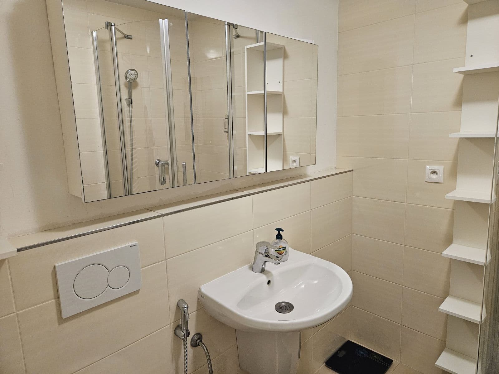 Prenájom bytu 52 m², Na Bělidle, Praha, Praha Prenájom bytu 52 m², Na Bělidle, Praha, Praha