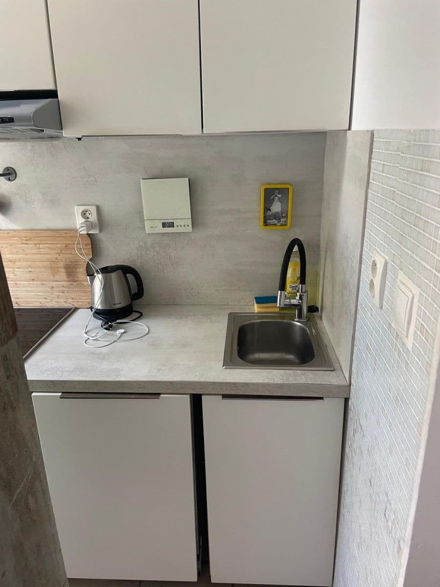 Prenájom bytu 20 m², Na Královce, Praha, Praha Prenájom bytu 20 m², Na Královce, Praha, Praha