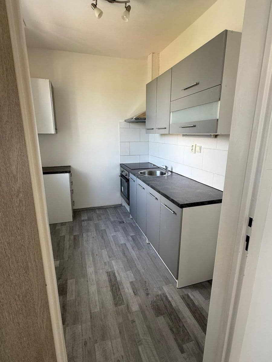 Prenájom bytu 1-izbový 39 m², Jizerská, Jablonec nad Nisou, Liberecký kraj Prenájom bytu 1-izbový 39 m², Jizerská, Jablonec nad Nisou, Liberecký kraj
