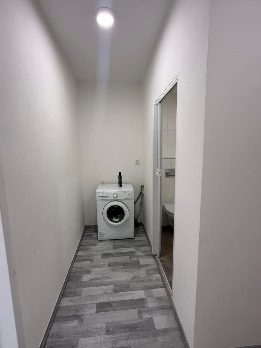 Prenájom bytu 1-izbový 39 m², Jizerská, Jablonec nad Nisou, Liberecký kraj Prenájom bytu 1-izbový 39 m², Jizerská, Jablonec nad Nisou, Liberecký kraj
