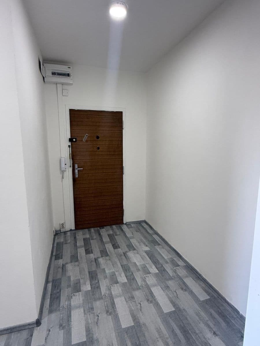 Prenájom bytu 1-izbový 39 m², Jizerská, Jablonec nad Nisou, Liberecký kraj Prenájom bytu 1-izbový 39 m², Jizerská, Jablonec nad Nisou, Liberecký kraj