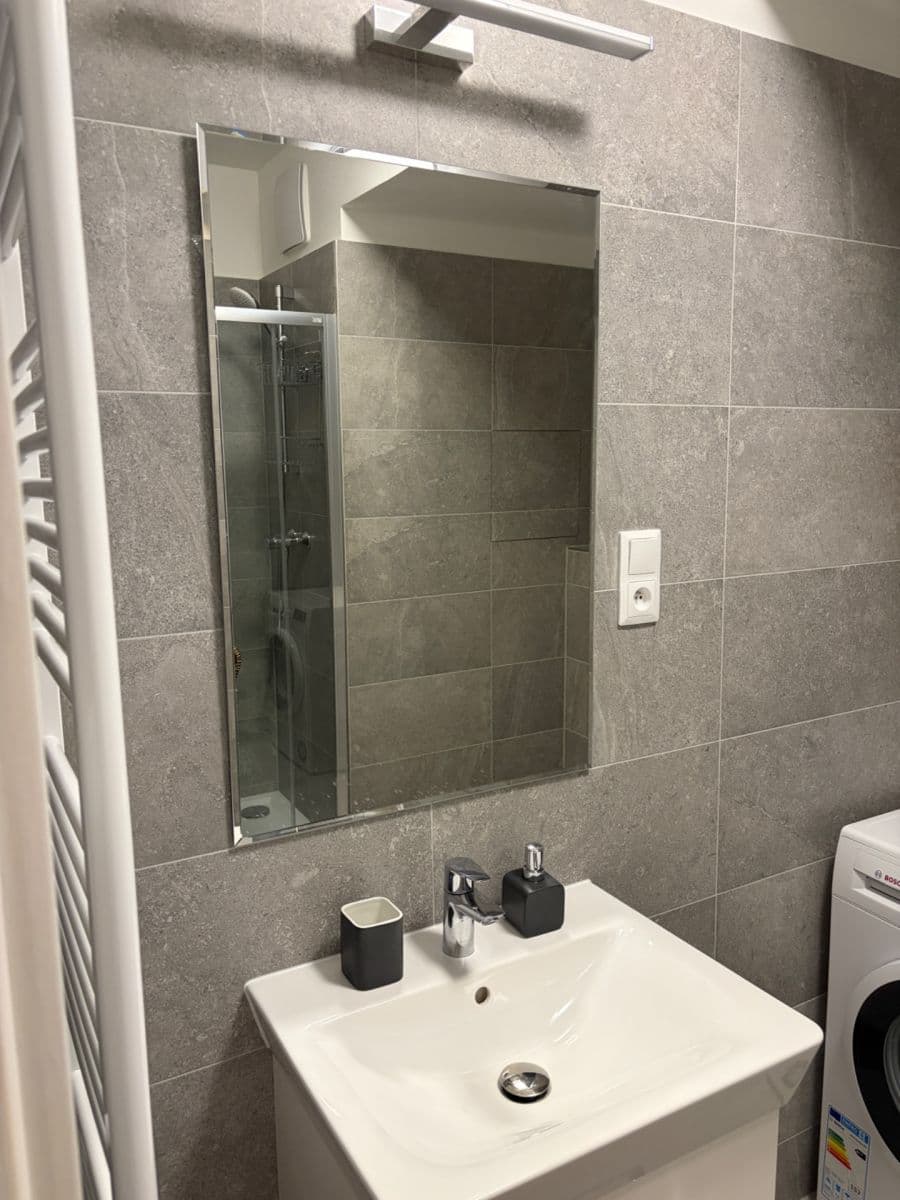 Prenájom bytu 1-izbový 33 m², Gerstelova, Praha, Praha Prenájom bytu 1-izbový 33 m², Gerstelova, Praha, Praha