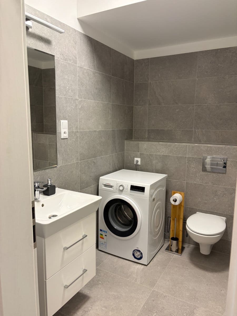 Prenájom bytu 1-izbový 33 m², Gerstelova, Praha, Praha Prenájom bytu 1-izbový 33 m², Gerstelova, Praha, Praha
