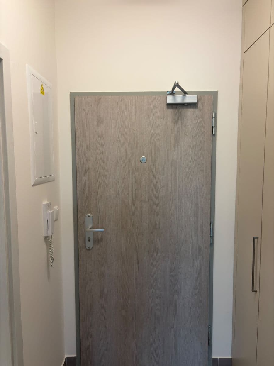 Prenájom bytu 1-izbový 33 m², Gerstelova, Praha, Praha Prenájom bytu 1-izbový 33 m², Gerstelova, Praha, Praha